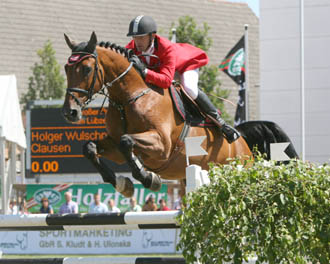 Holger Wulschner bei seinem Rit mit Clausent im Großen Preis von Redefin 2006, wo er Zweiter wurde. Foto: Jutta Wego